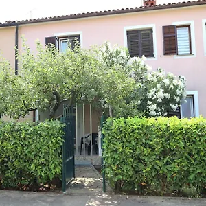 Ana House With Umag